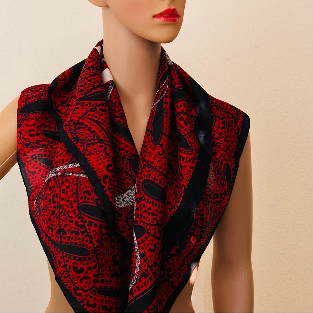 30 x 30 Liz Sinclair scarf